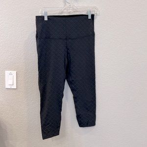 Nike capri leggings, like new, with fun diamond pattern